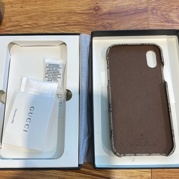 GUCCI phone case- iPhone NIB - Picture 2 of 5